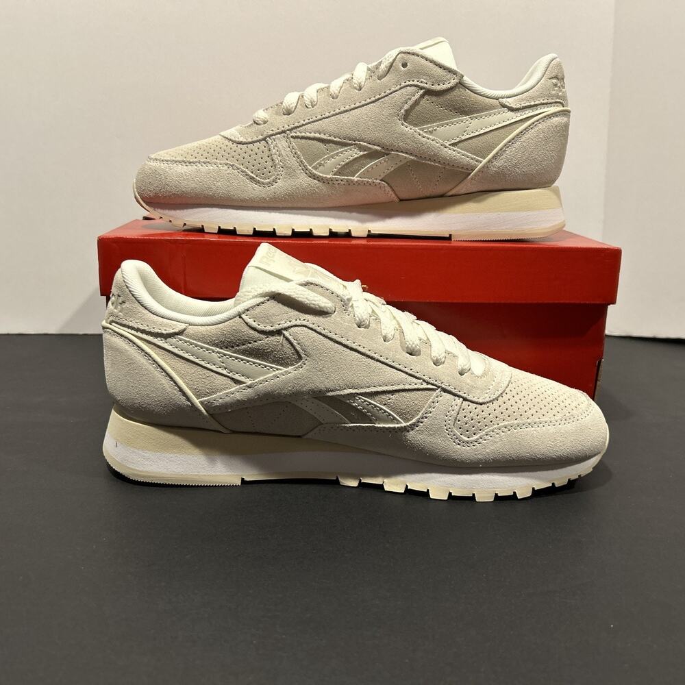 Reebok Classic Leather Size 8.5M/10W Running Shoes Chalk/Sand/White 100209483